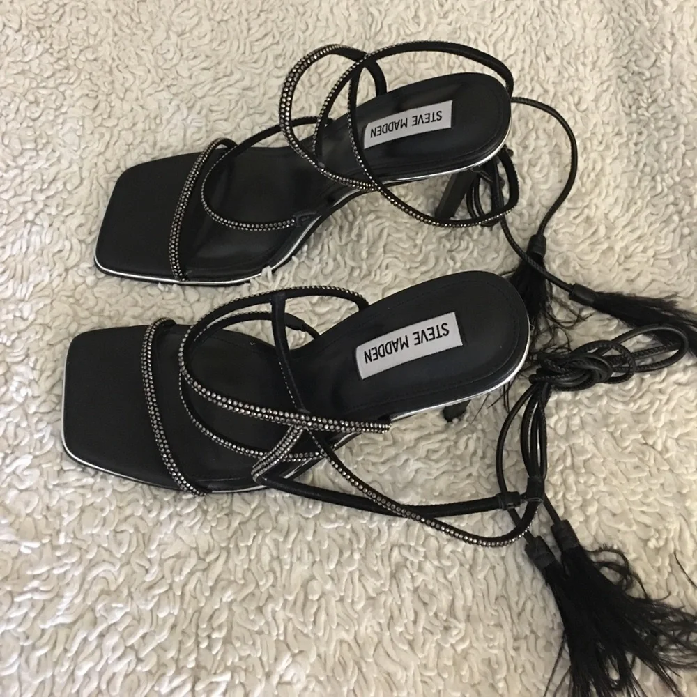 Steve Madden - Picture 1 of 11